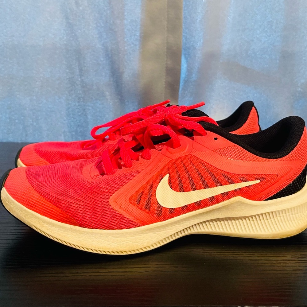 Nike Kids pink and Black